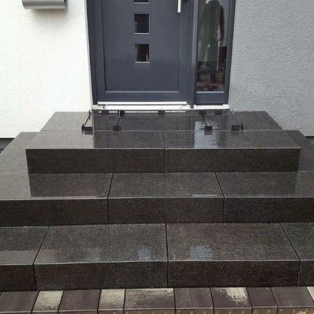 20 x 35 cm Granit-Blockstufen Pedro Black schwarz