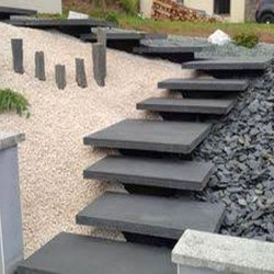 15 cm starke Granit-Podestplatten Pedro Black schwarz