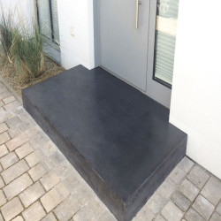 20 cm starke Granit-Podestplatte Pedro Black schwarz