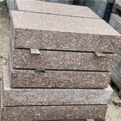15 x 35 cm Granit-Blockstufen Laahs rot