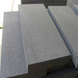 15 x 35 cm Basaltlava-Blockstufen Vulcano grau
