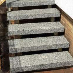 40 Trittstufen 150 x 6 x 30 cm Granit Griys hellgrau